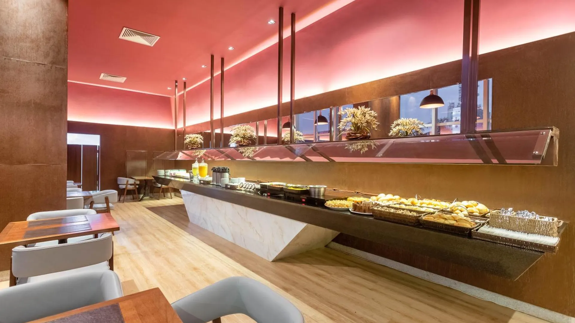 Tryp By Wyndham Brasilia Nacoes Hotel