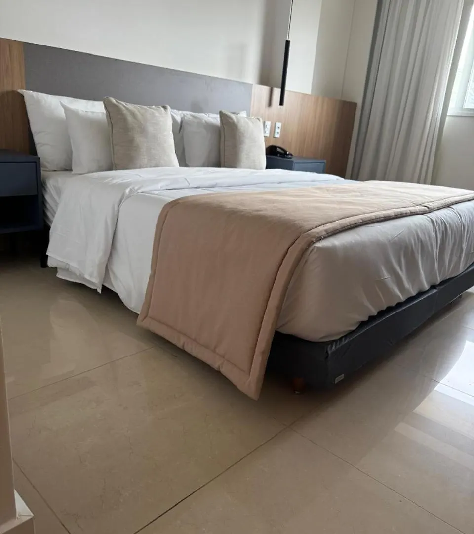 Tryp By Wyndham Brasilia Nacoes Hotel